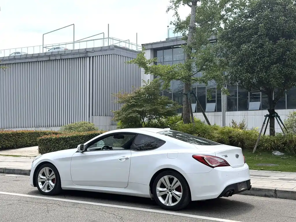 Hyundai Genesis Coupe — миниатюра 3