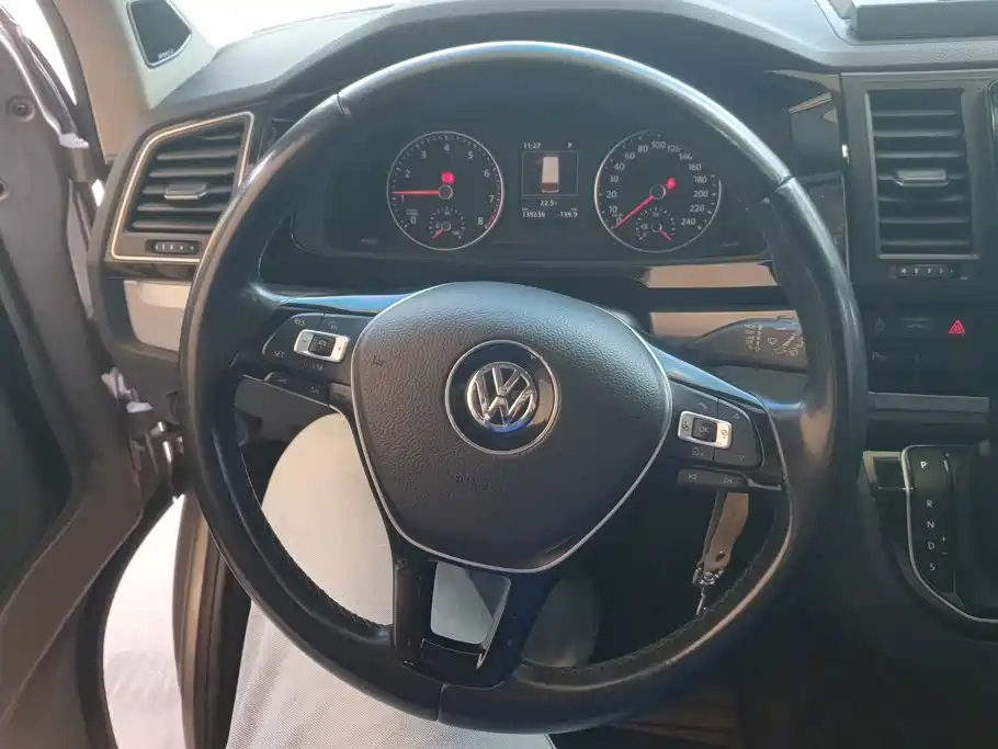 Volkswagen Multivan — миниатюра 15