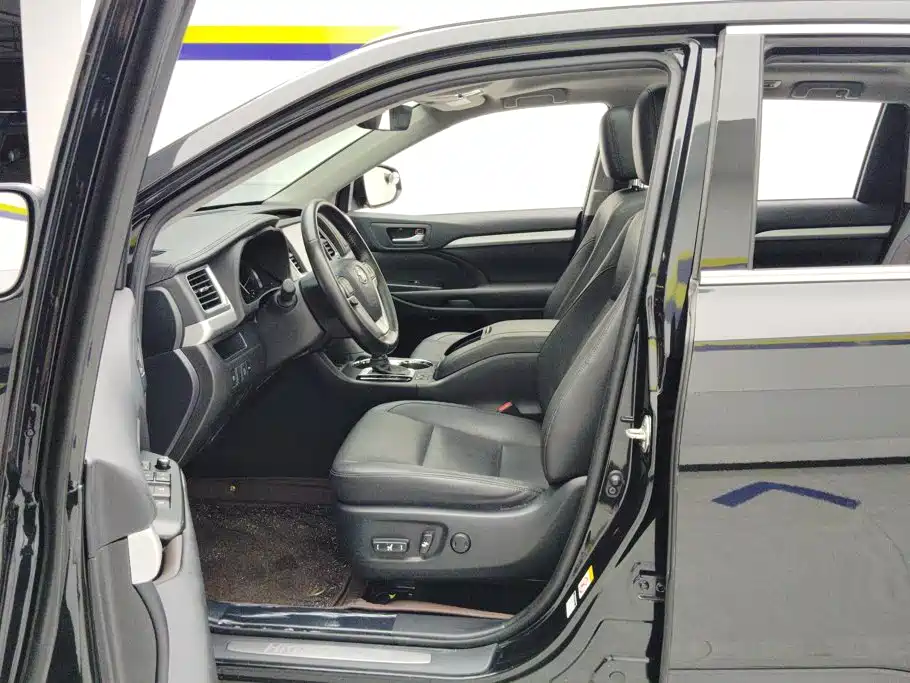 Toyota Highlander — миниатюра 9