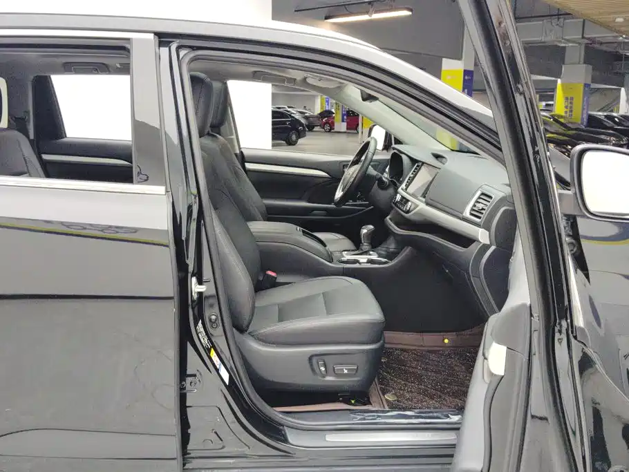 Toyota Highlander — миниатюра 8