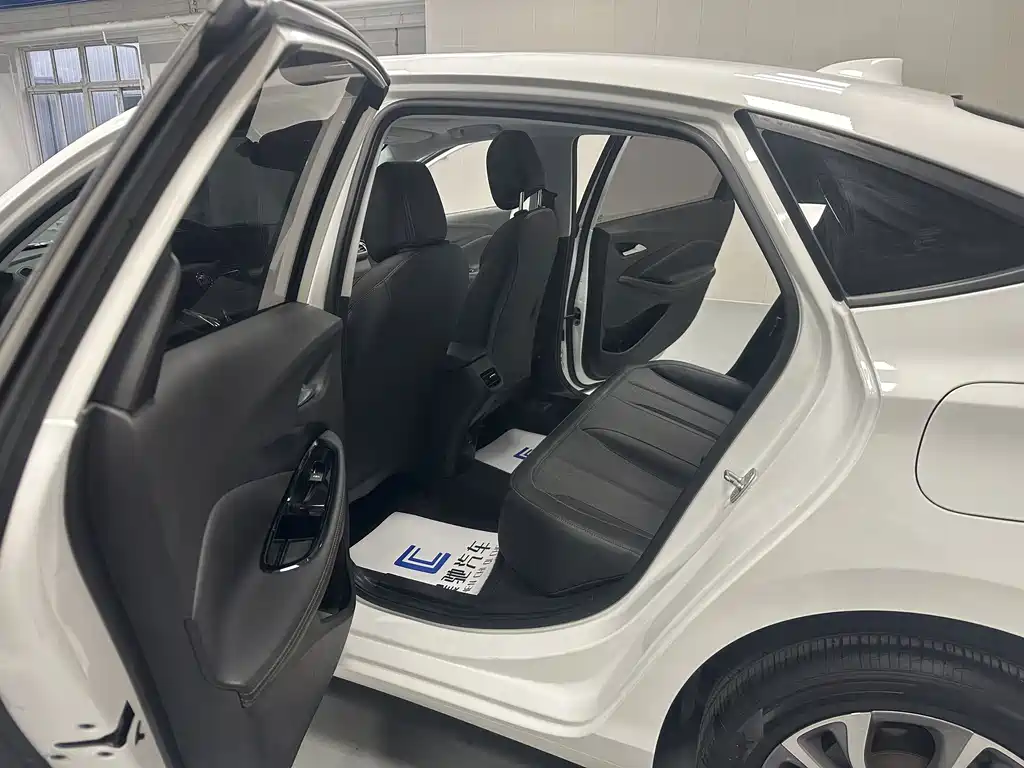 Buick Verano — миниатюра 13