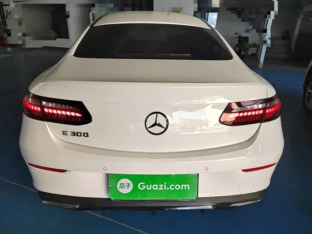 Mercedes-Benz E-Class (Import) — миниатюра 6
