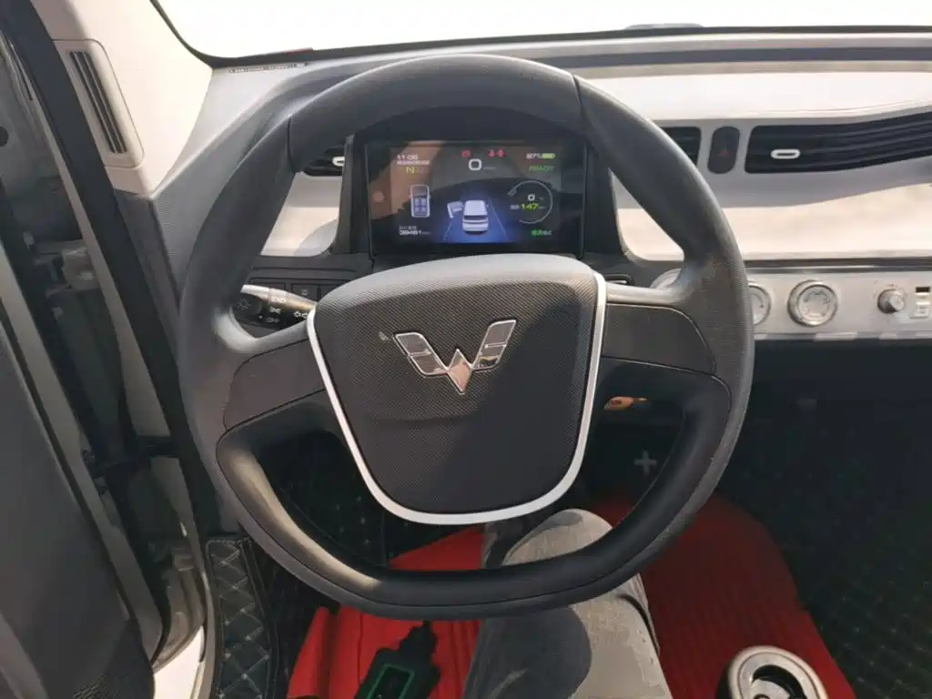 Wuling MINIEV — миниатюра 11