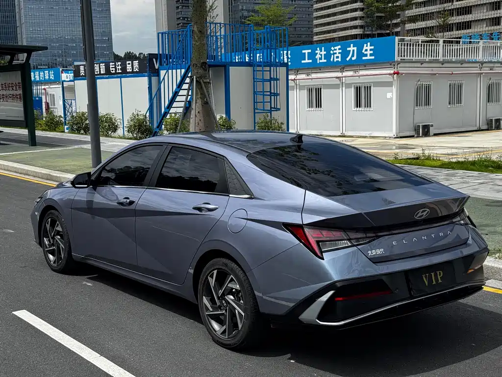 Hyundai Elantra — миниатюра 14