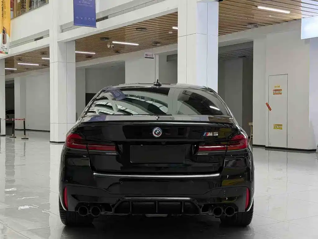 BMW M5 — миниатюра 3