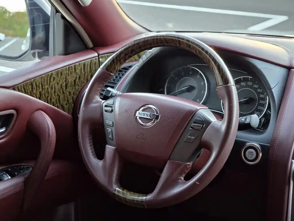 Nissan Patrol — миниатюра 17