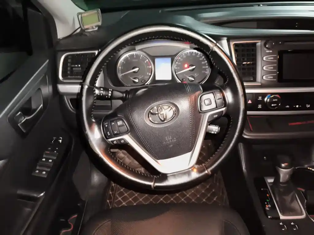 Toyota Highlander — миниатюра 11
