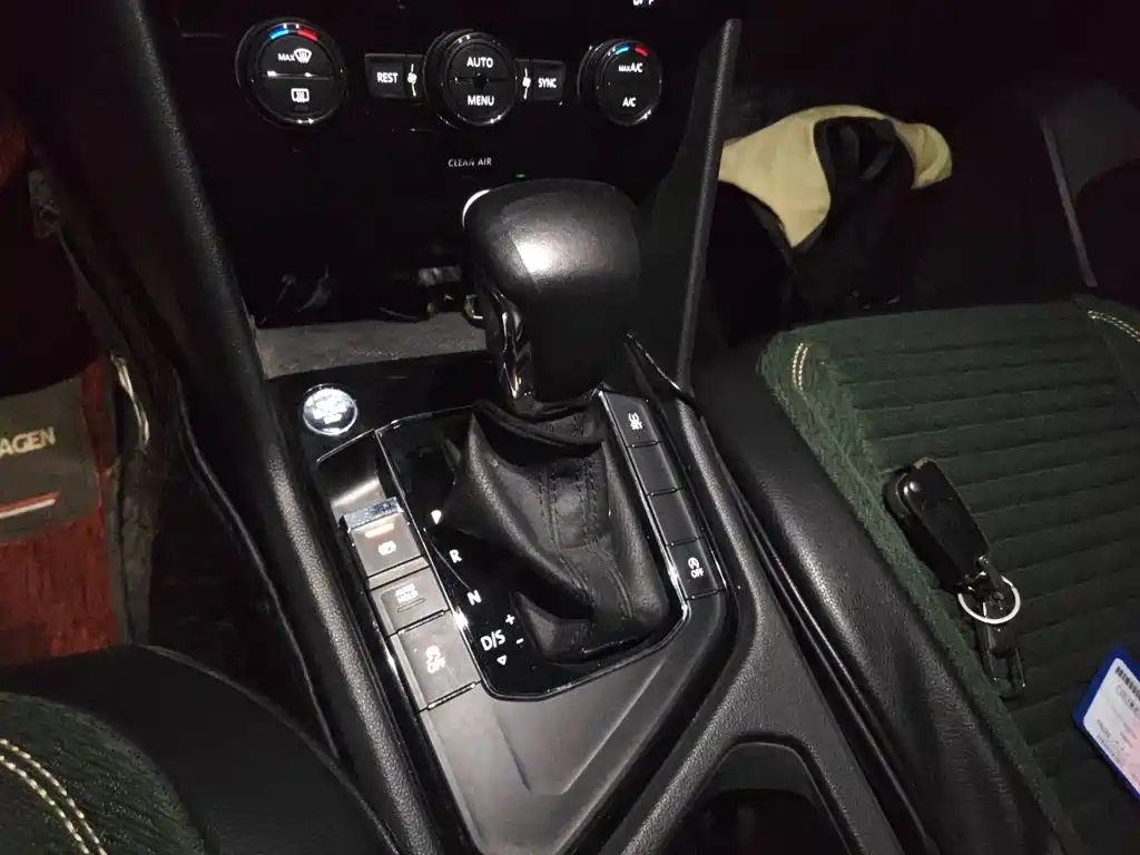 Volkswagen Tiguan L — миниатюра 15