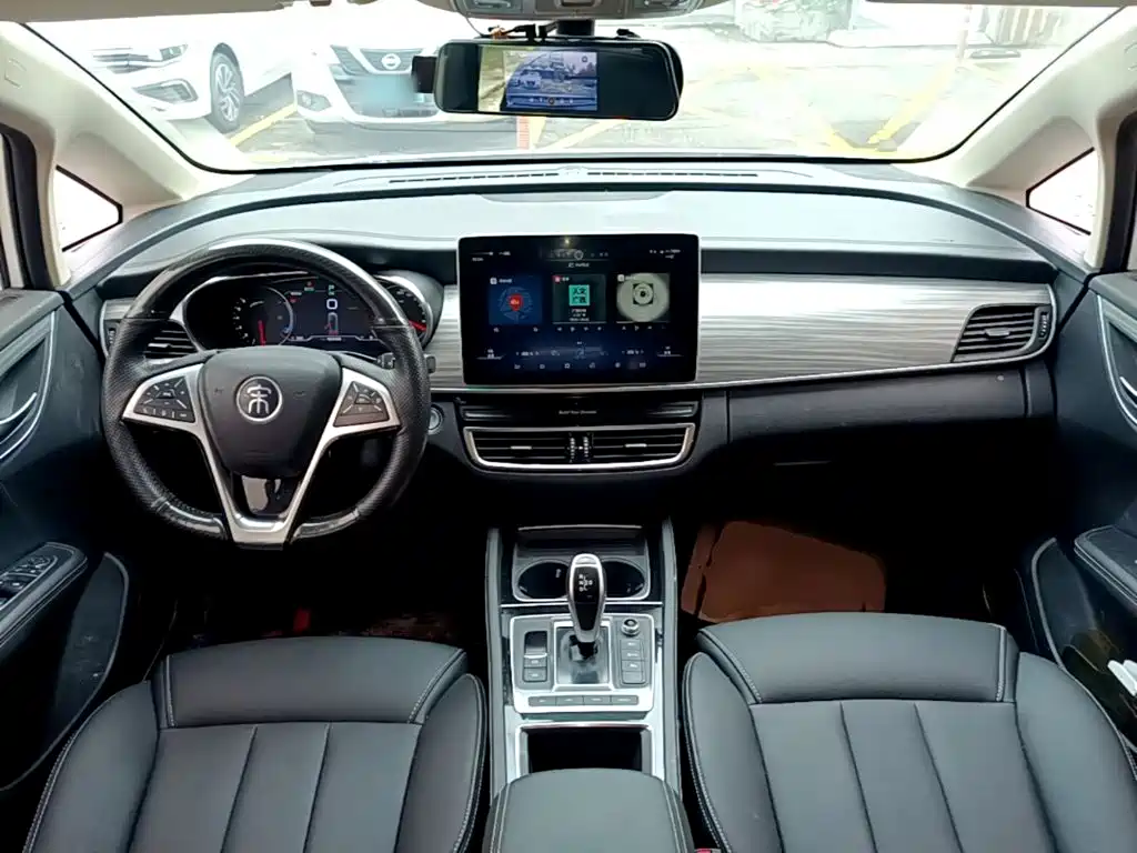 BYD MAX New Energy — миниатюра 10