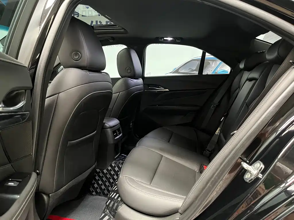 Cadillac CT4 — миниатюра 13