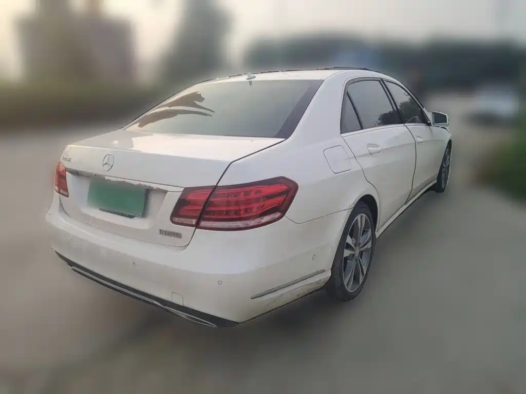 Mercedes-Benz E-Class — миниатюра 4