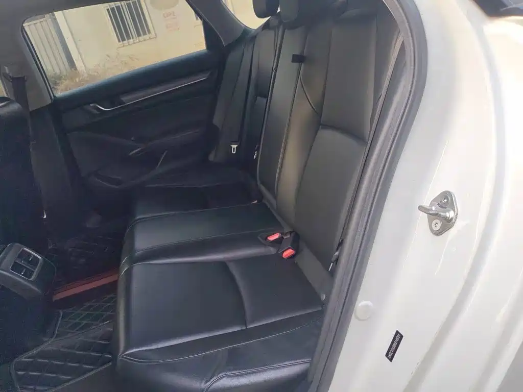 Honda Accord — миниатюра 18