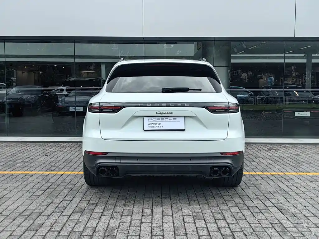 Porsche Cayenne — миниатюра 7