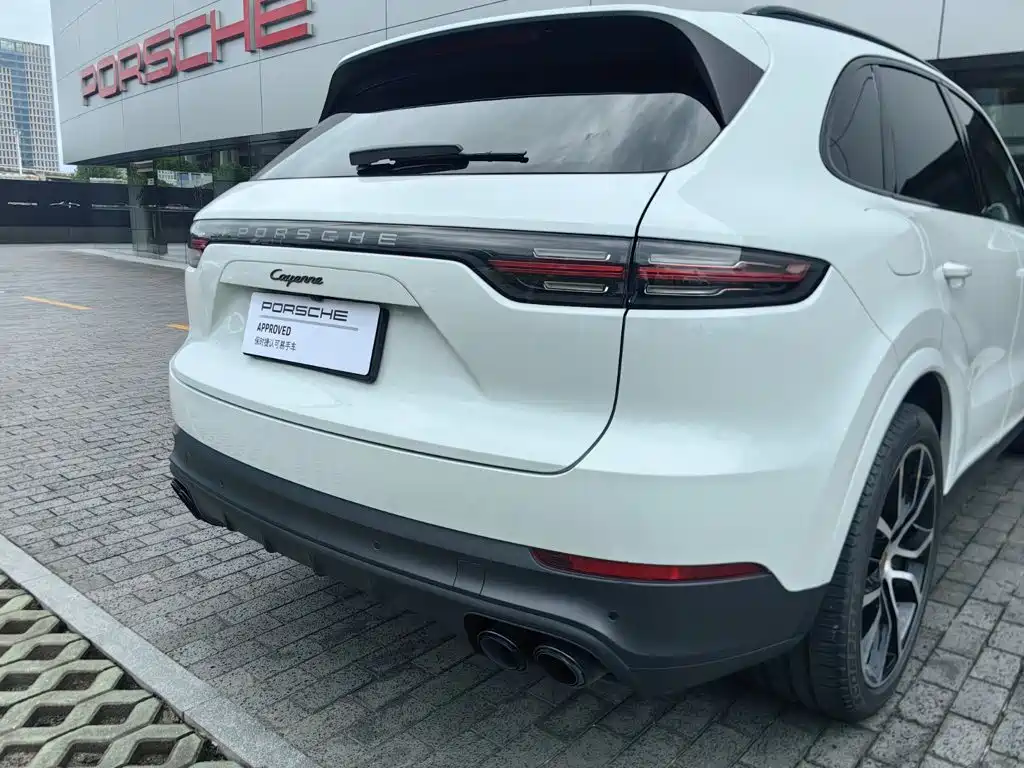 Porsche Cayenne — миниатюра 11
