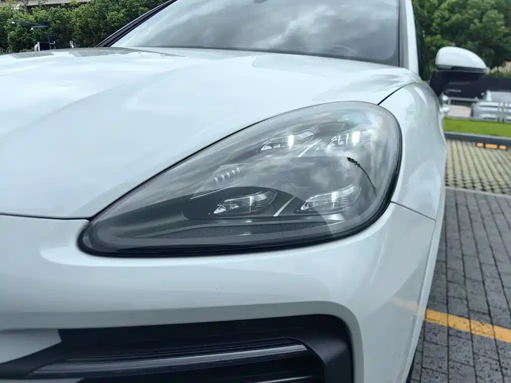 Porsche Cayenne — миниатюра 18