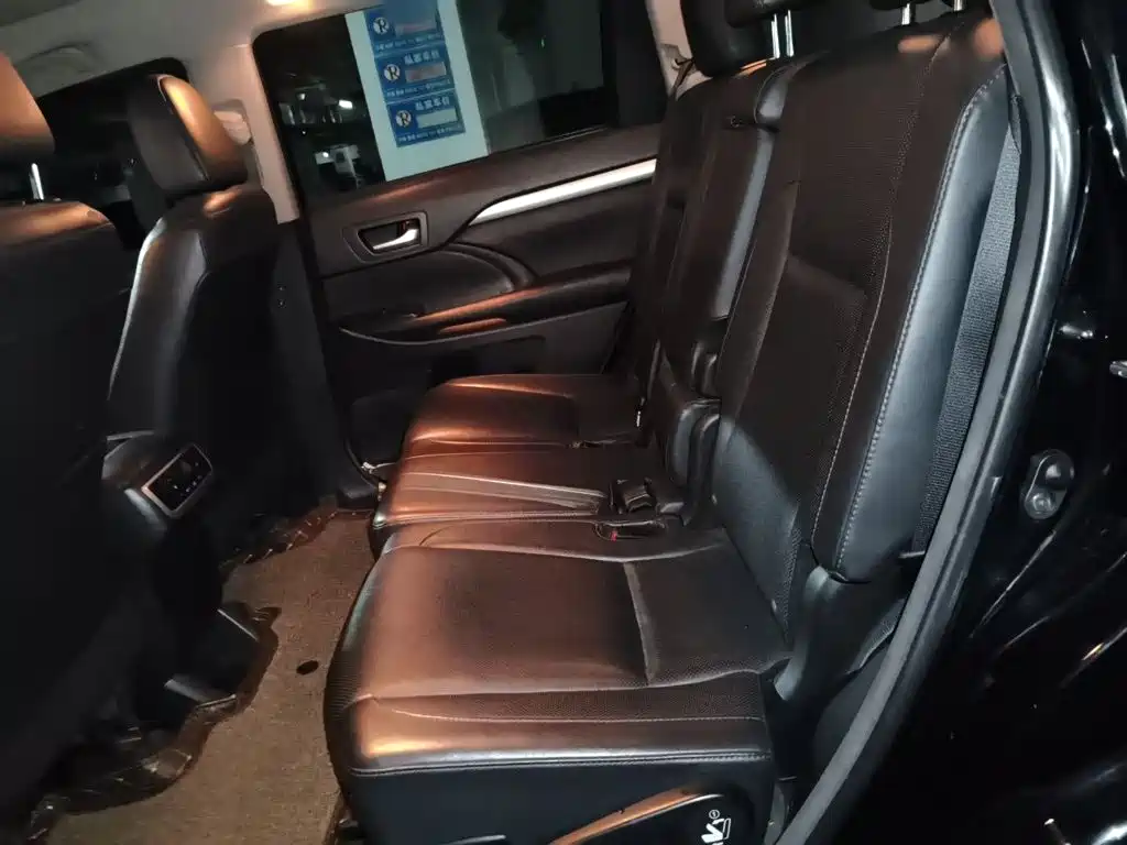 Toyota Highlander — миниатюра 18