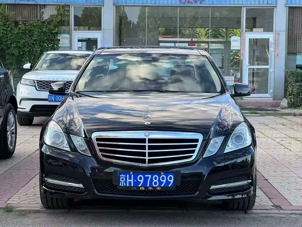 Mercedes-Benz E-Class — миниатюра 2