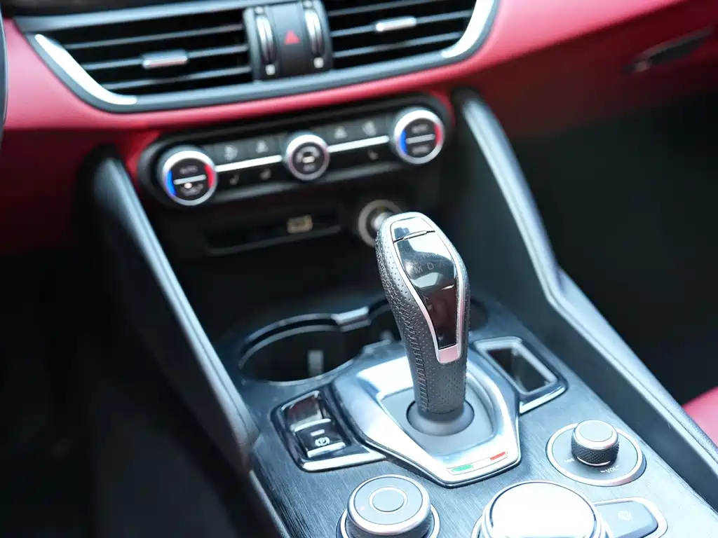Alfa Romeo Giulia — миниатюра 17