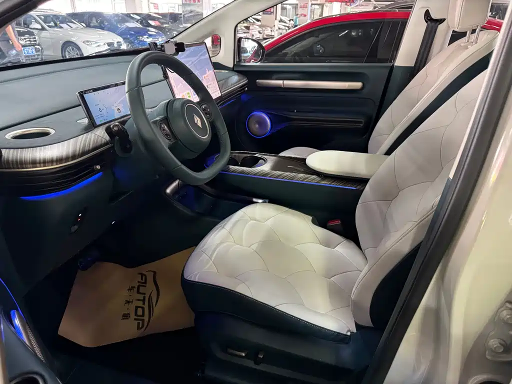 Baojun Yunduo — миниатюра 5