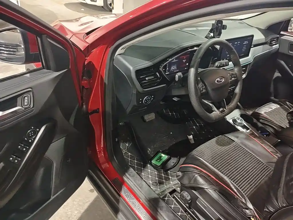 Ford Focus Active — миниатюра 16