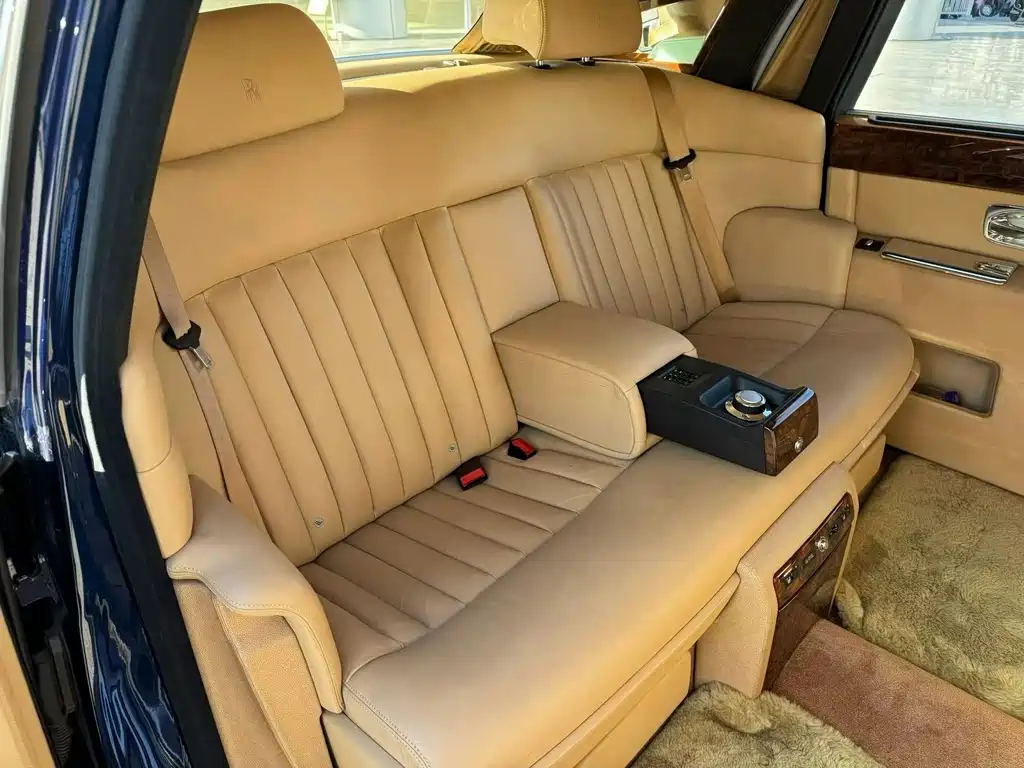 Rolls-Royce Phantom — миниатюра 7