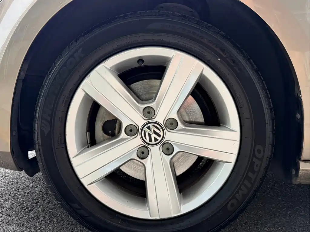 Volkswagen Golf — миниатюра 13