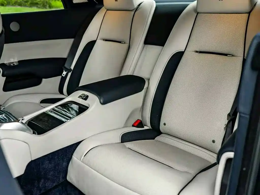 Rolls-Royce Wraith — миниатюра 7