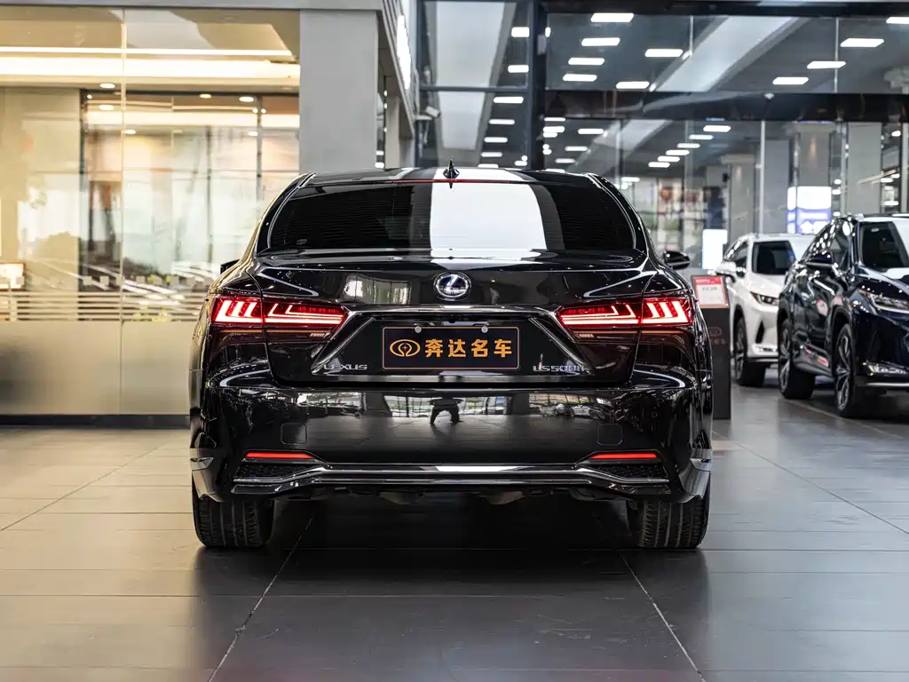 Lexus LS — миниатюра 5