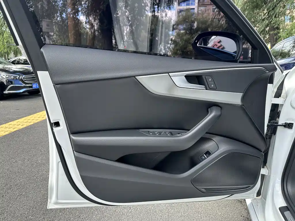 Audi A4L — миниатюра 13
