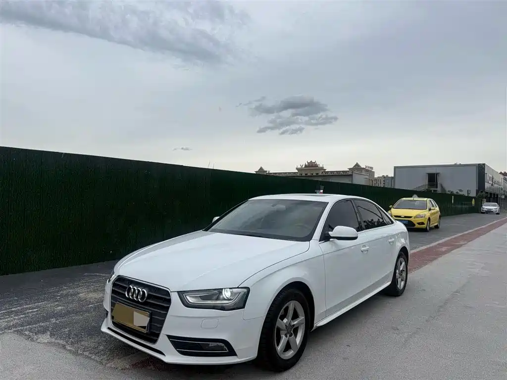 Audi A4L 2016