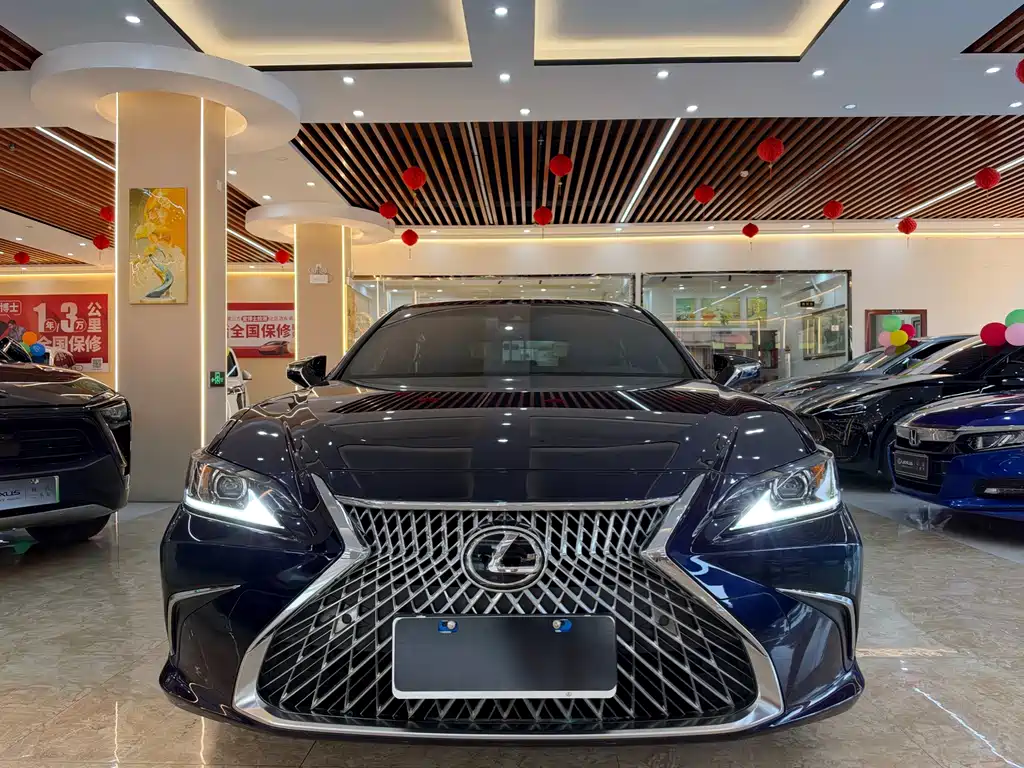 Lexus ES — миниатюра 2