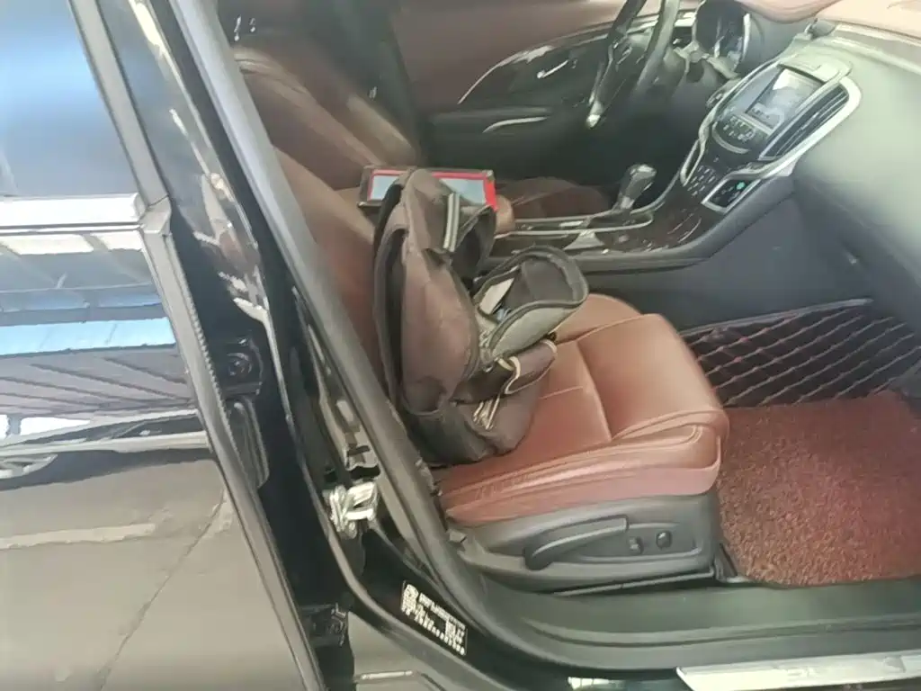 Buick LaCrosse — миниатюра 25