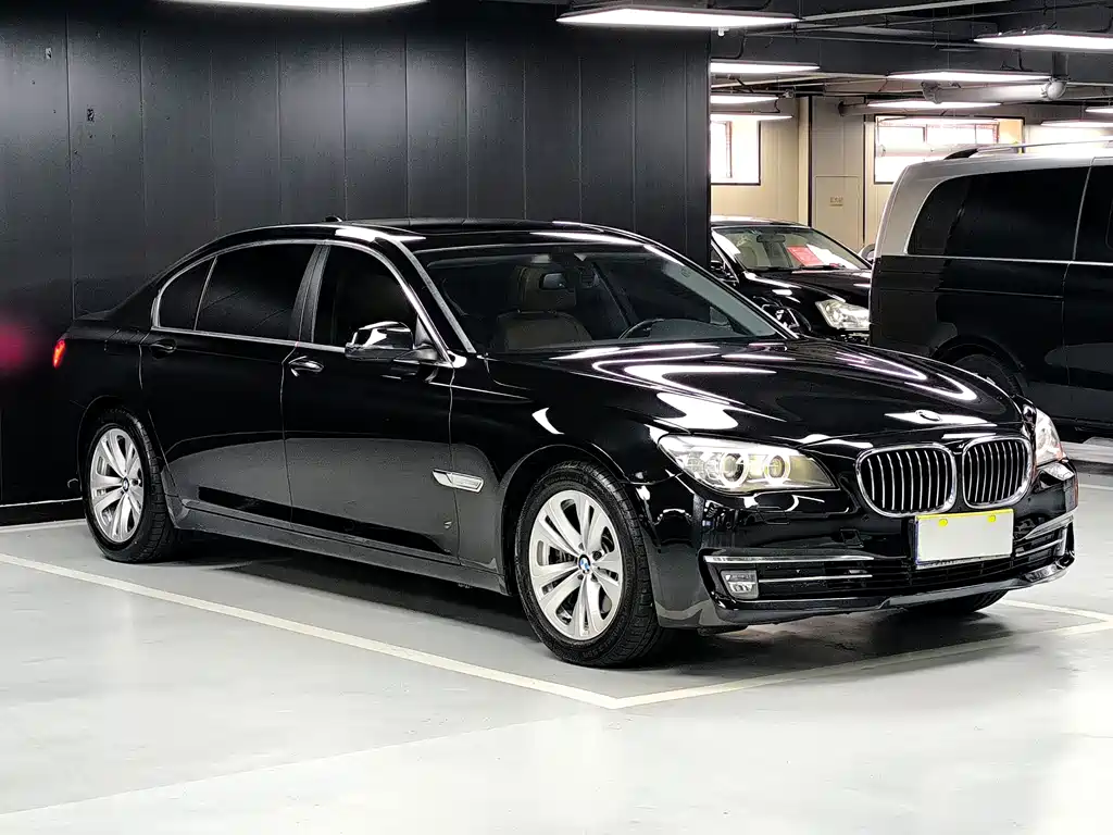 BMW 7 Series — миниатюра 3