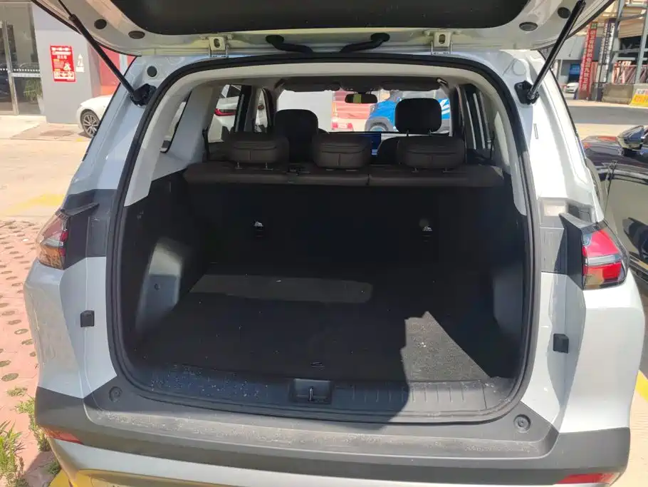 Wuling 星光560新能源 — миниатюра 4