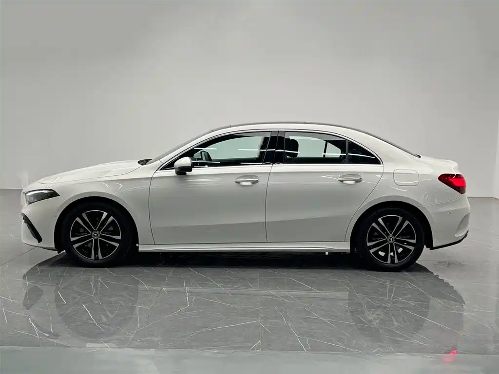 Mercedes-Benz A-Class A 2024 A 200 L