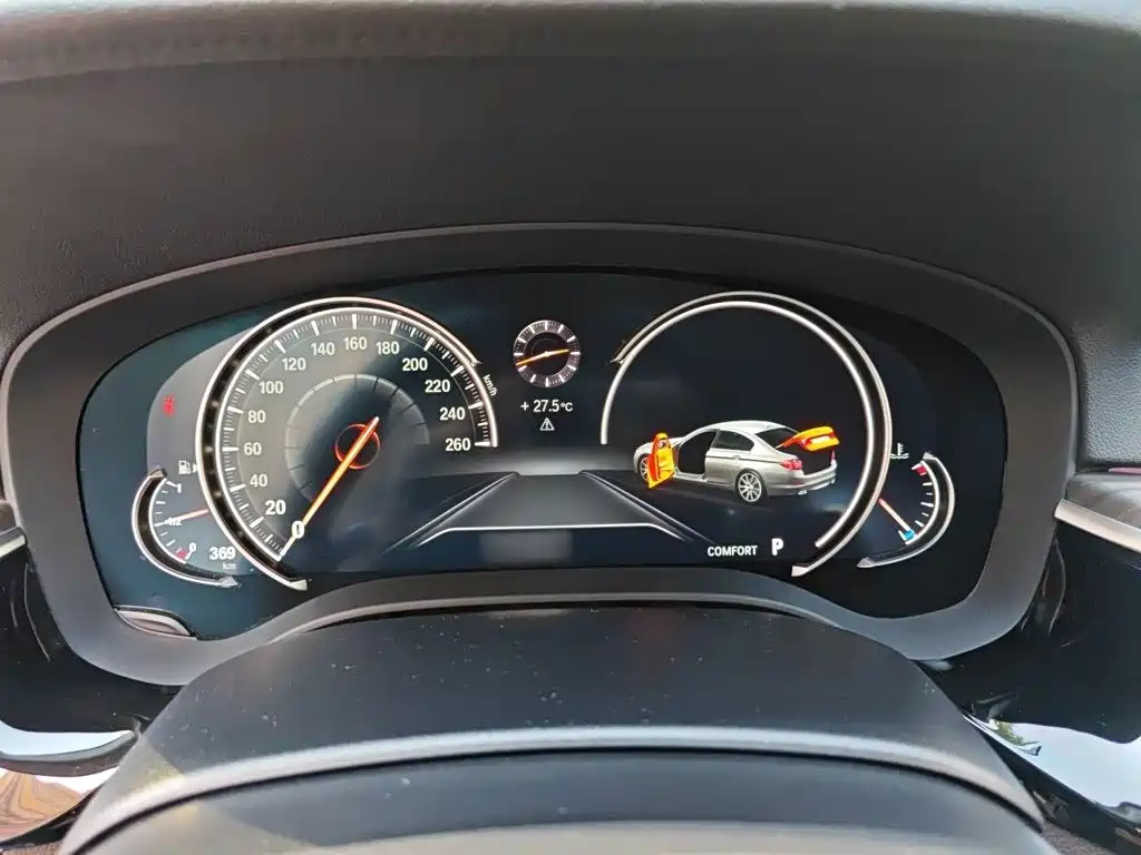 BMW 5 Series — миниатюра 4