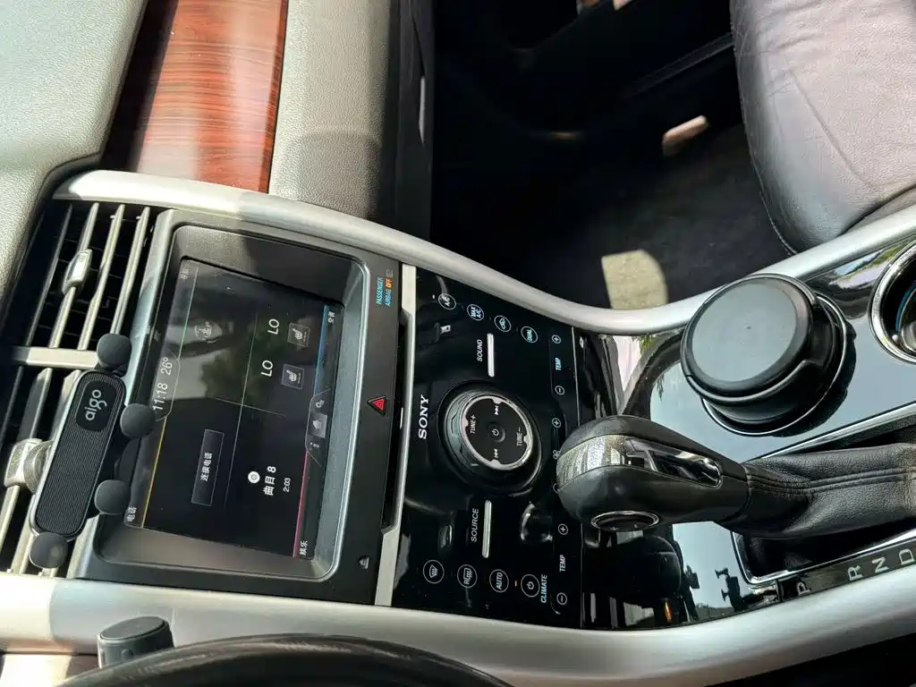 Ford Edge (Import) — миниатюра 6