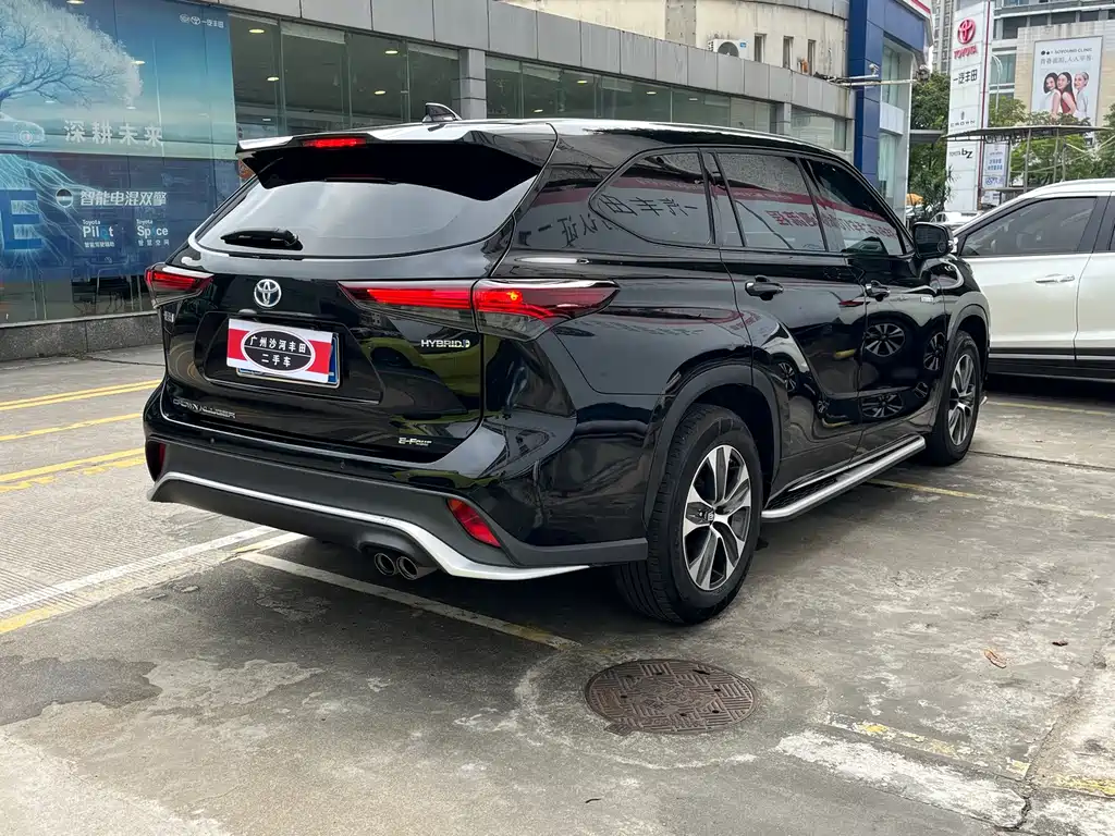 Toyota Crown Kluger — миниатюра 12