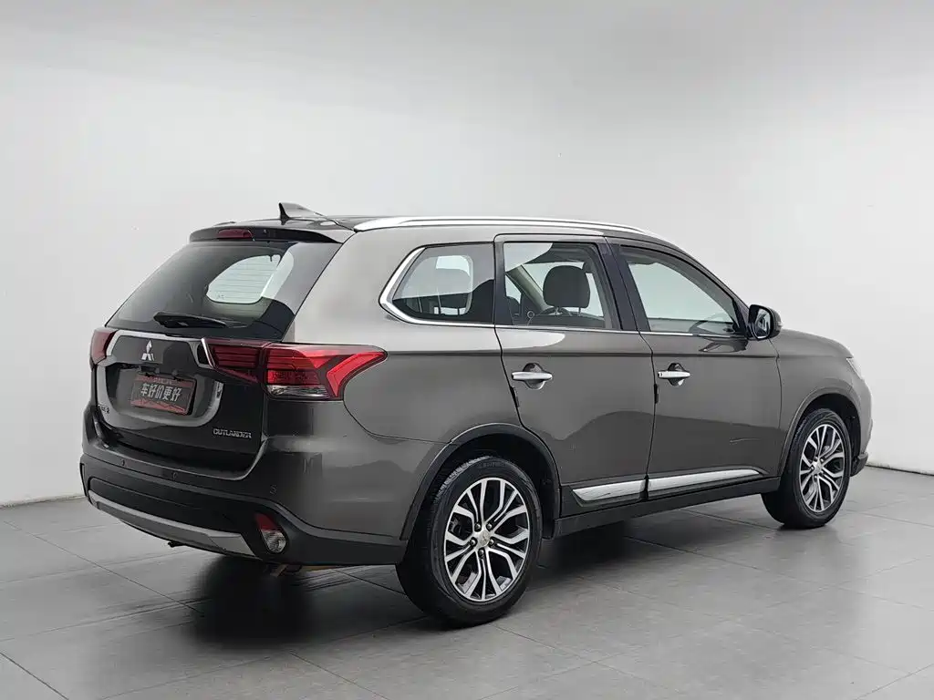 Mitsubishi Outlander — миниатюра 2
