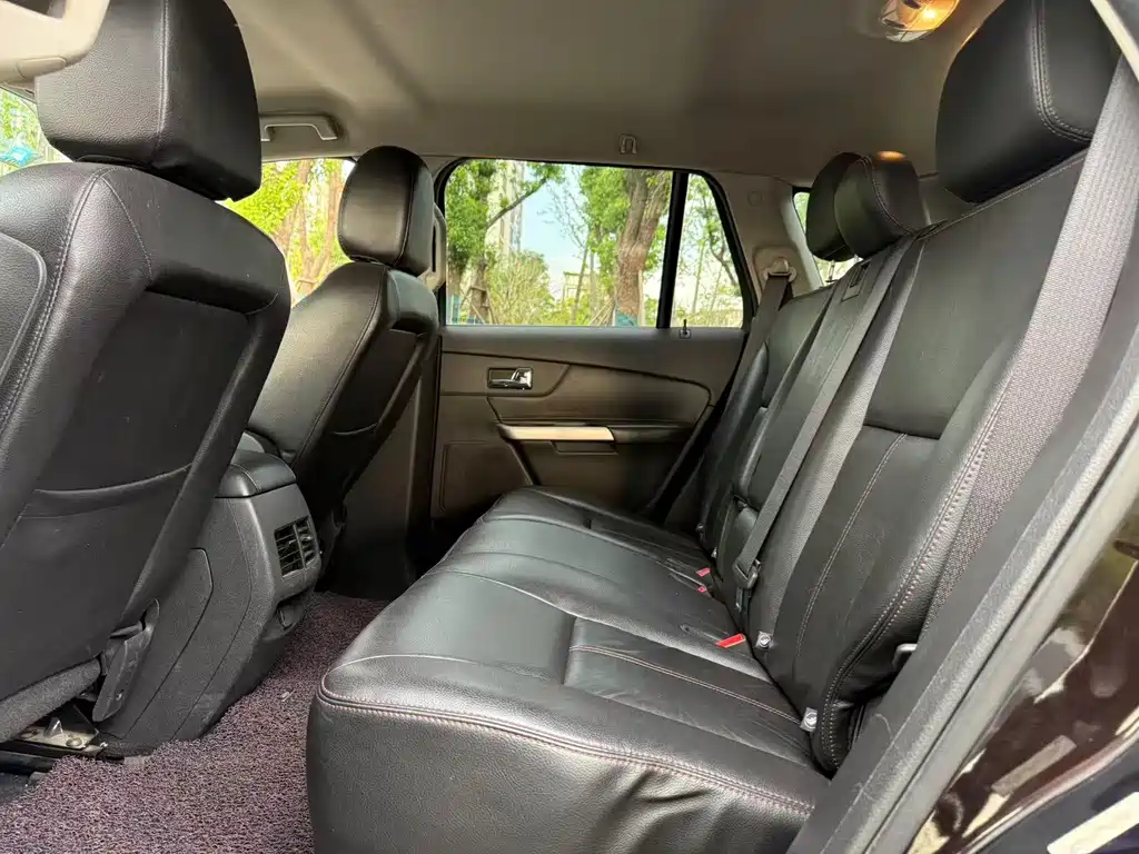 Ford Edge (Import) — миниатюра 12