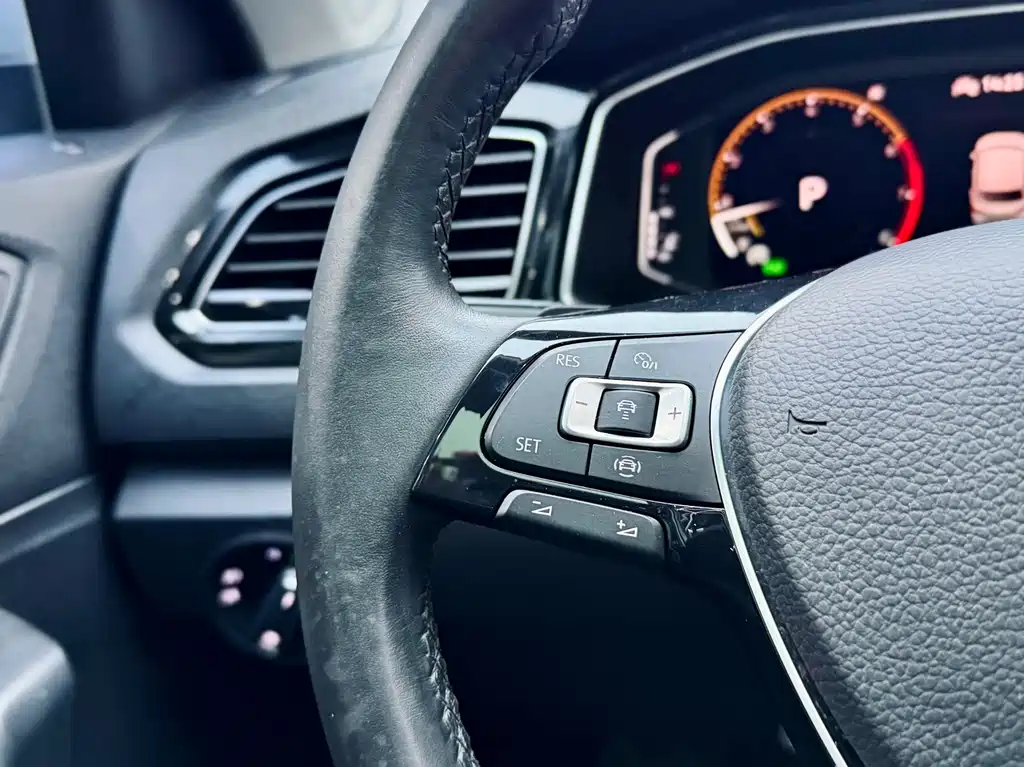 VOLKSWAGEN T ROC EXPLORING SONGS