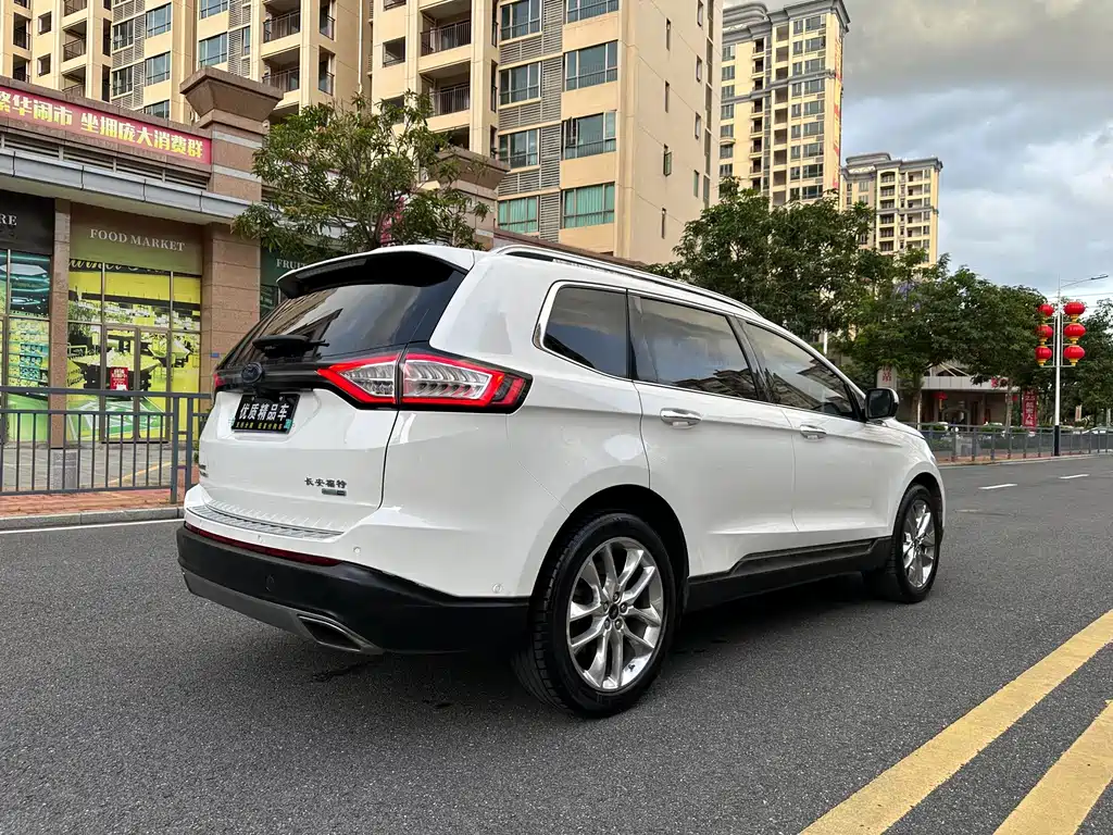 Ford Edge — миниатюра 8