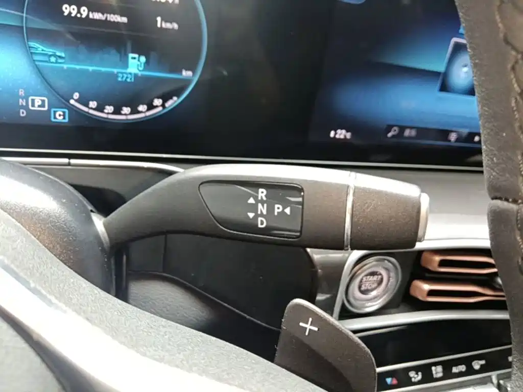 Mercedes-Benz EQC — миниатюра 14