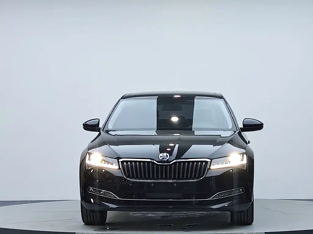 Skoda Superb — миниатюра 3