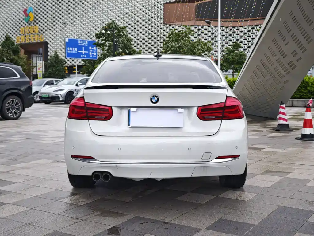 BMW 3 Series — миниатюра 4
