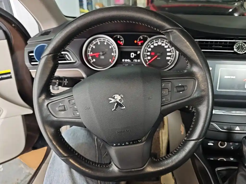 Peugeot 408 — миниатюра 11
