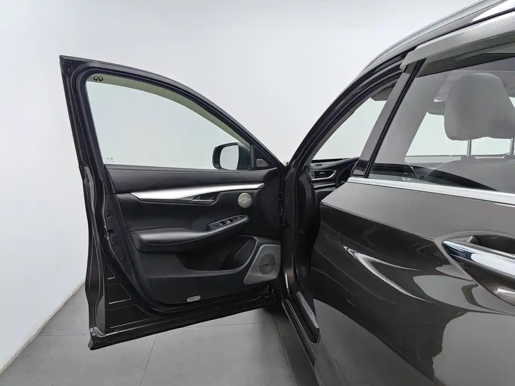 Infiniti QX50 — миниатюра 8