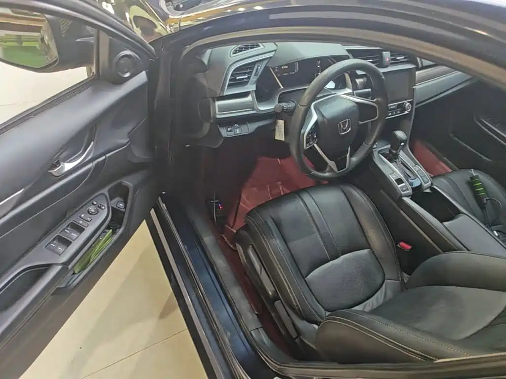 Honda Civic — миниатюра 16