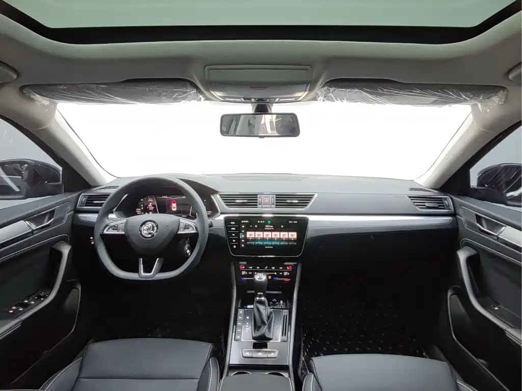 Skoda Superb — миниатюра 8