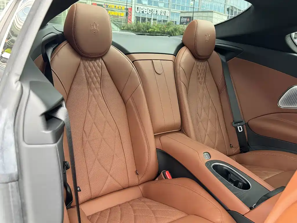 Maserati GranTurismo — миниатюра 9